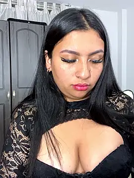 Issa Santana online show from November 2025 08:07:01 PM