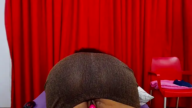 SexyBustyBoobs online show from December 2025 04:14:01 PM