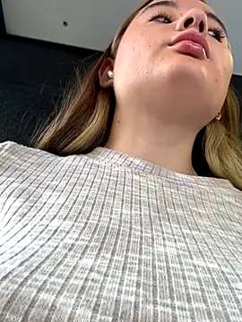 Snapshot of StephanieMur chatting on September 2025 04:56:01 AM StephanieMur online show from September 2025 04:56:01 AM