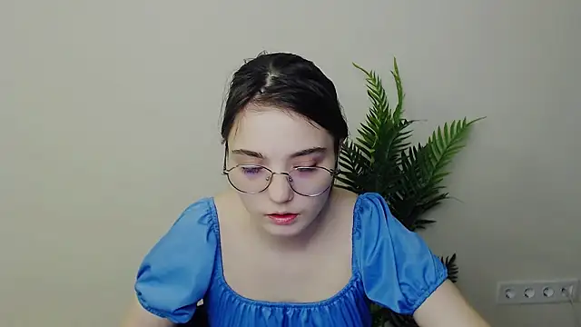 Snapshot of Sun_Shine__ chatting on May 2026 09:34:01 PM Sun Shine online show from May 2026 09:34:01 PM