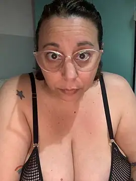 LupeLok online show from October 2025 10:28:02 PM