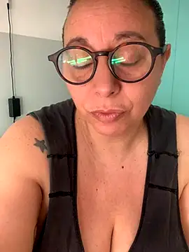 LupeLok online show from November 2025 03:13:02 PM