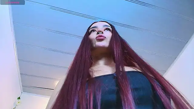 Snapshot of ViolethRosse chatting on May 2026 09:44:02 PM ViolethRosse online show from May 2026 09:44:02 PM