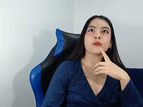 EloiseJun online show from October 2025 02:22:02 AM