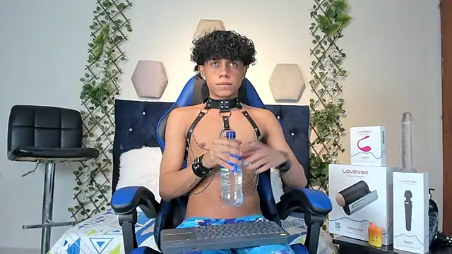 Snapshot of _taylor_black chatting on November 2025 12:33:01 AM taylor black online show from November 2025 12:33:01 AM