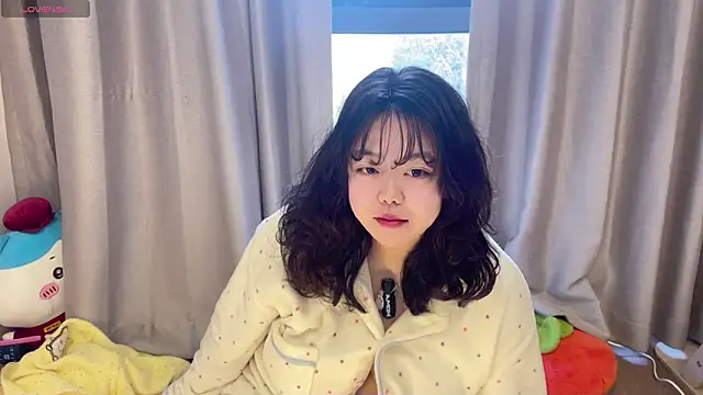 Kittenfishing online show from January 2026 04:05:02 AM