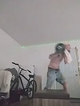 Ruffpecker75 online show from May 2026 04:34:02 PM