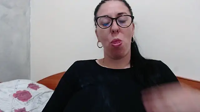 Snapshot of jollene chatting on April 2026 12:52:02 PM jollene online show from April 2026 12:52:02 PM