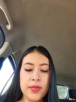 CrisMarulanda online show from September 2025 02:32:01 PM