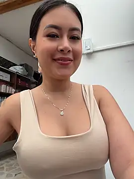 Snapshot of CrisMarulanda chatting on May 2026 04:12:01 PM CrisMarulanda online show from May 2026 04:12:01 PM