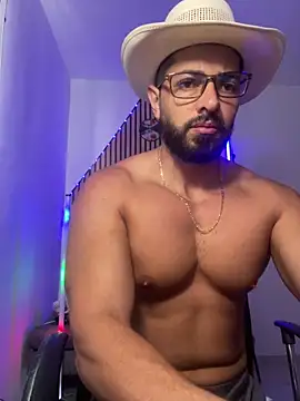 Snapshot of magnumchris chatting on February 2026 03:04:02 PM magnumchris online show from February 2026 03:04:02 PM