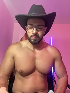 Snapshot of magnumchris chatting on February 2026 03:02:01 PM magnumchris online show from February 2026 03:02:01 PM