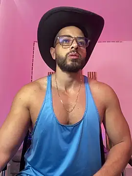 Snapshot of magnumchris chatting on April 2026 05:37:01 PM magnumchris online show from April 2026 05:37:01 PM