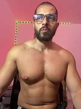 Snapshot of magnumchris chatting on May 2026 12:19:02 AM magnumchris online show from May 2026 12:19:02 AM