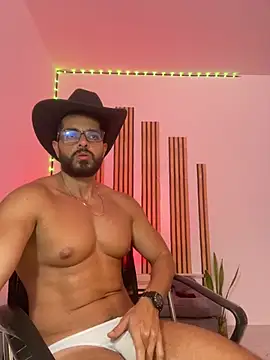 Snapshot of magnumchris chatting on May 2026 01:00:02 AM magnumchris online show from May 2026 01:00:02 AM
