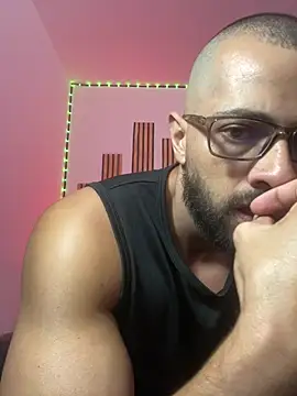 Snapshot of magnumchris chatting on May 2026 12:16:01 AM magnumchris online show from May 2026 12:16:01 AM