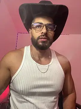 Snapshot of magnumchris chatting on May 2026 10:04:02 PM magnumchris online show from May 2026 10:04:02 PM