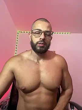 Snapshot of magnumchris chatting on May 2026 10:55:01 AM magnumchris online show from May 2026 10:55:01 AM