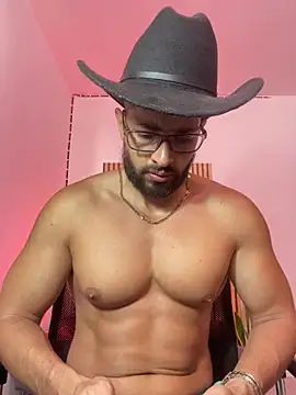 Snapshot of magnumchris chatting on June 2026 12:40:01 PM magnumchris online show from June 2026 12:40:01 PM