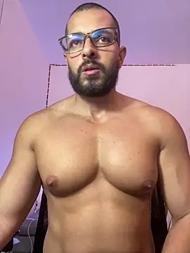 Snapshot of magnumchris chatting on June 2026 12:45:02 AM magnumchris online show from June 2026 12:45:02 AM