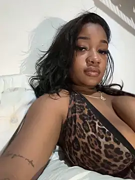 Snapshot of hillarymoreninha chatting on January 2026 10:13:02 PM hillarymoreninha online show from January 2026 10:13:02 PM