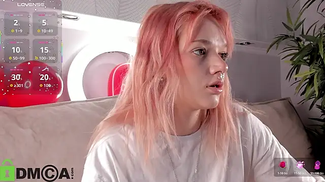 Molly Platt online show from February 2026 09:13:02 AM