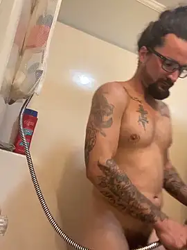 Snapshot of Lilbig_24 chatting on December 2025 09:02:01 AM Lilbig 24 online show from December 2025 09:02:01 AM