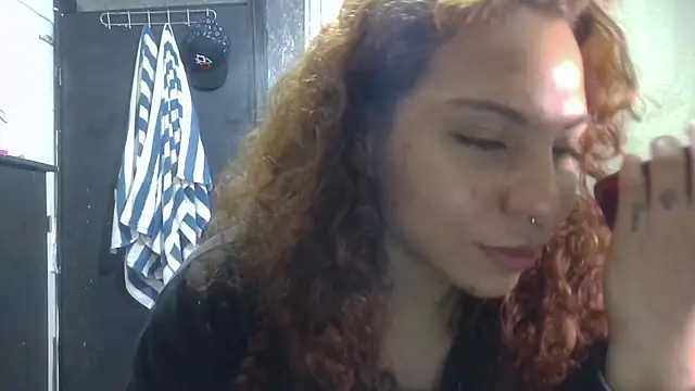 Snapshot of VioletV chatting on May 2026 12:16:02 AM VioletV online show from May 2026 12:16:02 AM