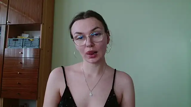 LooveELLYx online show from October 2025 01:30:02 PM