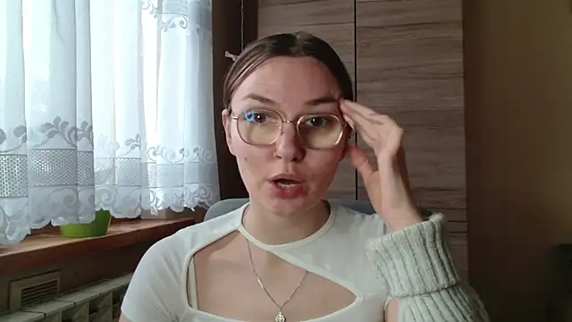 LooveELLYx online show from October 2025 11:58:02 AM