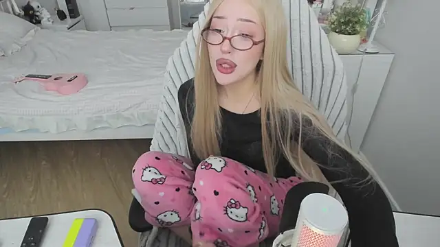 saadnesstyan online show from December 2025 07:49:01 AM