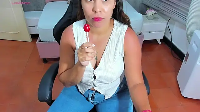 lissa jhonsoon online show from March 2026 03:00:02 AM