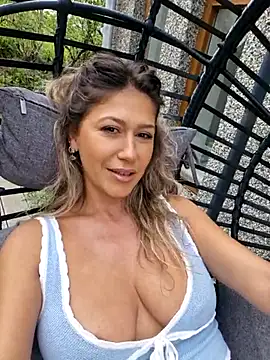 CelynaRoss online show from May 2026 01:51:02 PM