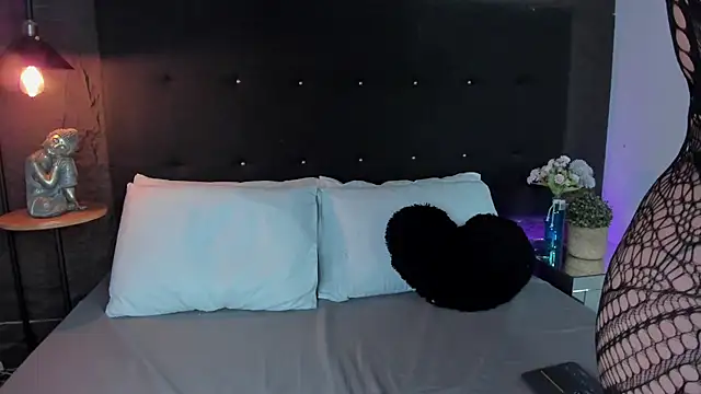 Rose Blossom online show from December 2025 05:15:02 AM