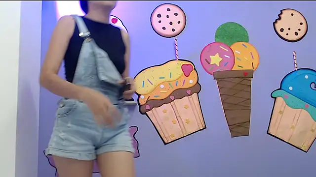 Snapshot of skinnykalitzo18 chatting on March 2026 01:51:01 PM skinnykalitzo18 online show from March 2026 01:51:01 PM