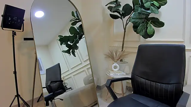 Karlla Brown online show from September 2025 12:54:01 AM