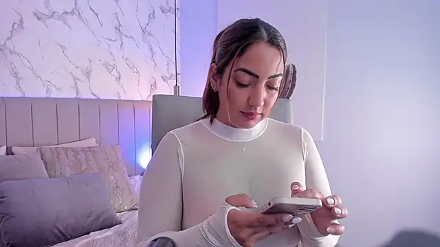 Karlla Brown online show from December 2025 02:01:01 PM