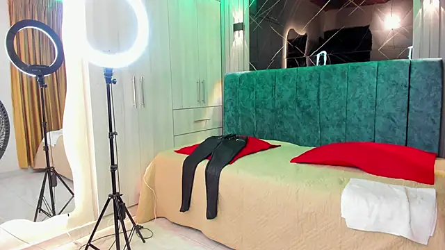 Snapshot of Cherry_Castillo chatting on October 2025 12:04:02 PM Cherry Castillo online show from October 2025 12:04:02 PM