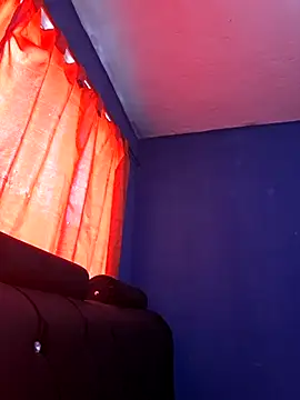 Hanna Kieran online show from November 2025 02:05:01 PM