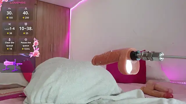 Emma Glutton online show from December 2025 04:57:02 PM