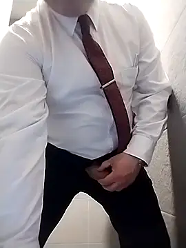 Snapshot of BigCristh79 chatting on October 2025 10:04:01 PM BigCristh79 online show from October 2025 10:04:01 PM