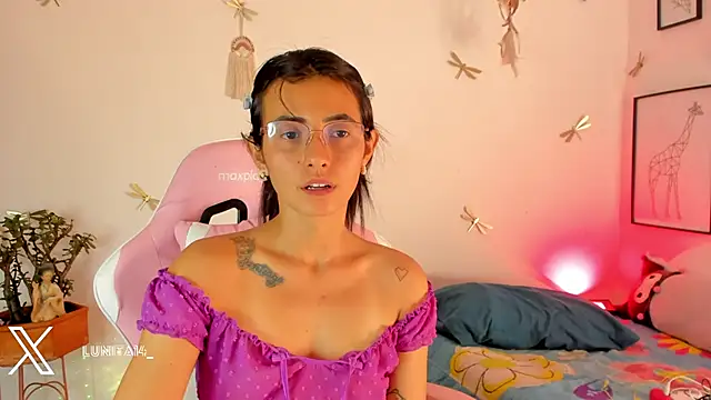 Snapshot of princessluna_19 chatting on July 2026 09:39:01 PM princessluna 19 online show from July 2026 09:39:01 PM