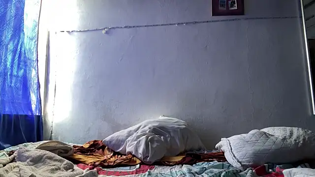 RobinLenoxx online show from November 2025 07:03:03 PM