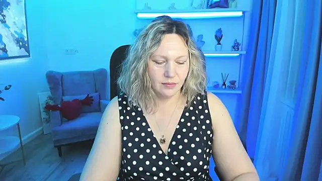 Snapshot of NinaStarle chatting on May 2026 04:28:02 AM NinaStarle online show from May 2026 04:28:02 AM