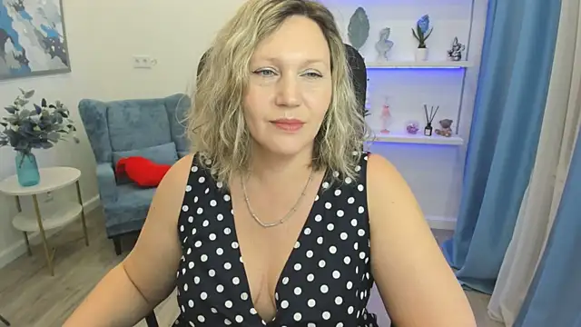 Snapshot of NinaStarle chatting on May 2026 11:37:01 AM NinaStarle online show from May 2026 11:37:01 AM