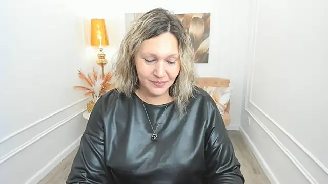 Snapshot of NinaStarle chatting on May 2026 12:01:01 PM NinaStarle online show from May 2026 12:01:01 PM