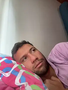 Michaell Spinelly online show from October 2025 04:17:01 PM