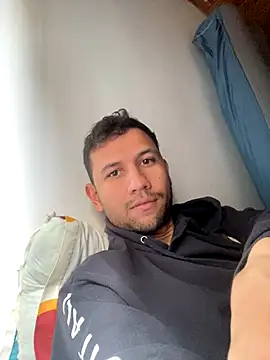 Michaell Spinelly online show from October 2025 02:24:01 PM