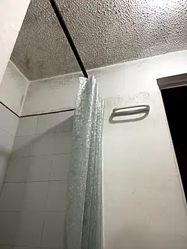 Michaell Spinelly online show from November 2025 08:08:02 PM