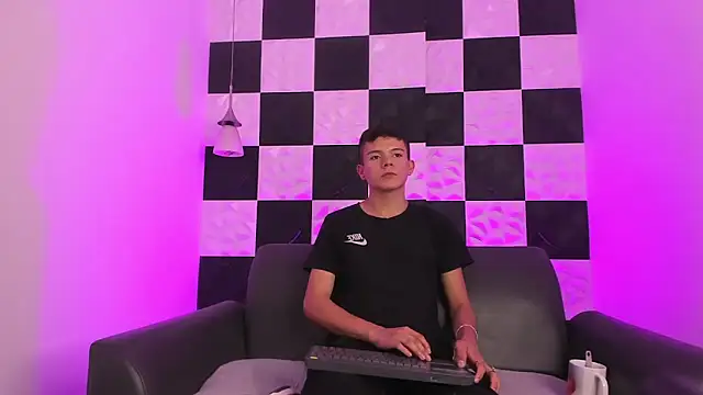 AndyFame1 online show from October 2025 07:44:02 PM